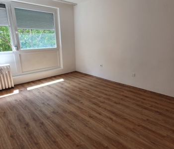 Eladó 1,5 szobás lakás Kertvárosban